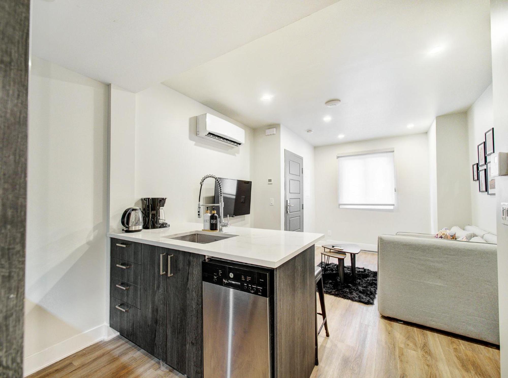 Amazing 1 Bdr Heart Of Plateau A Apartment