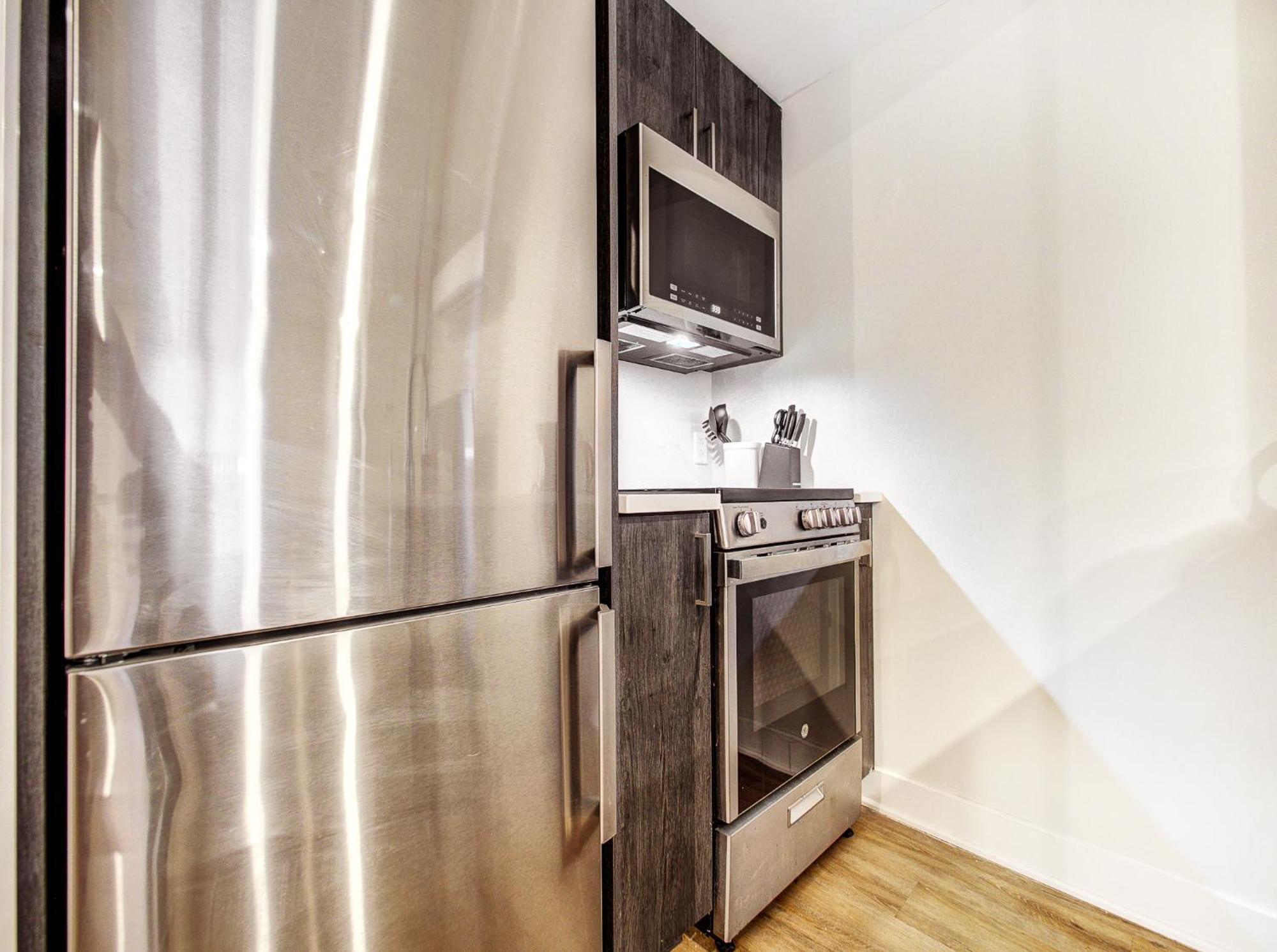 Apartment Amazing 1 Bdr Heart Of Plateau A Montreal