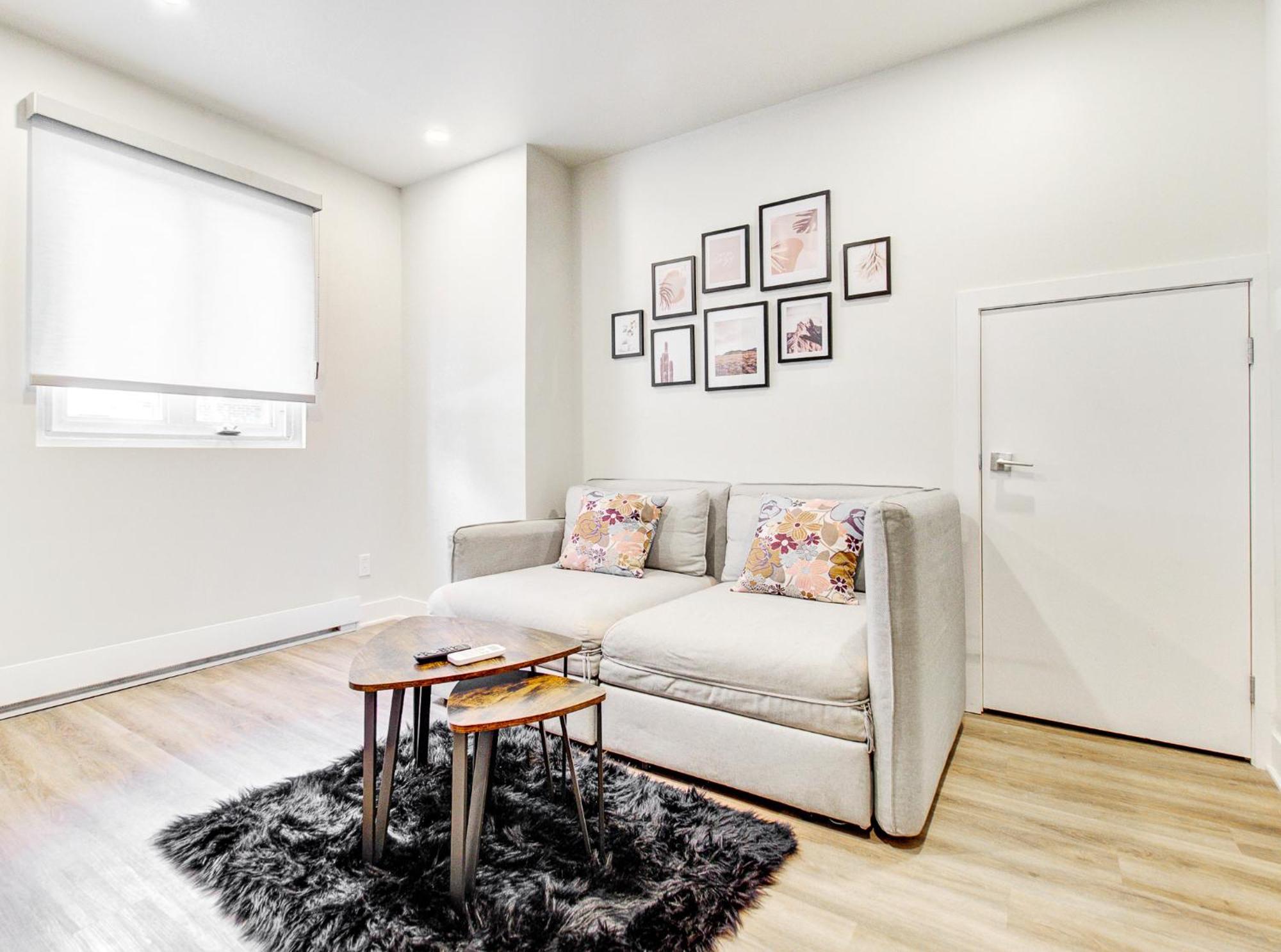 Apartment Amazing 1 Bdr Heart Of Plateau A Montreal